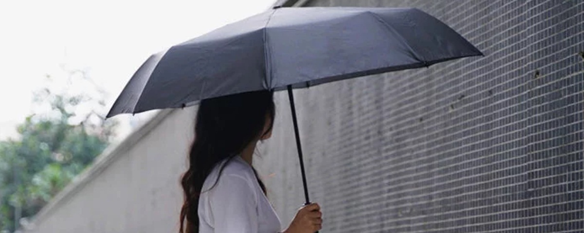 Imagem de: Xiaomi lança guarda-chuva automático e resistente a ventos