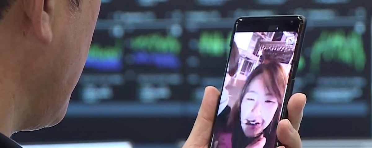 Imagem de: Suposto protótipo Galaxy S10 5G aparece com “buraco” na tela em outro canto