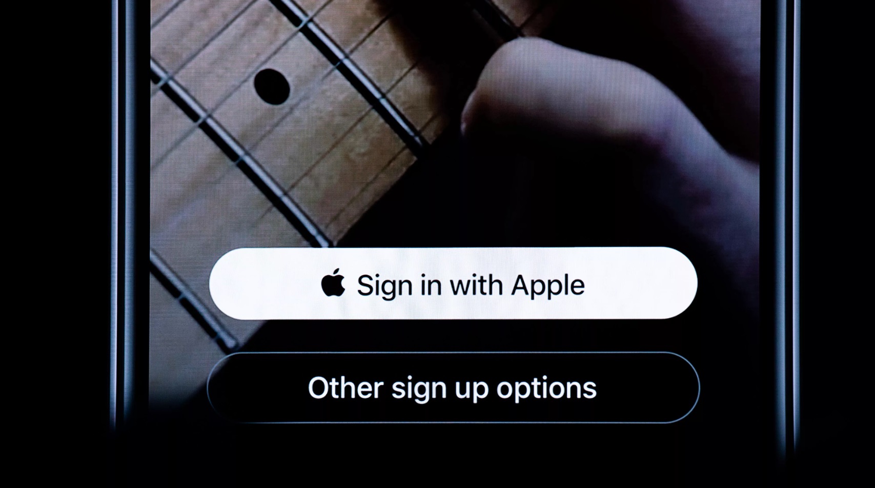 Imagem de: Botão ‘Sign in with Apple’ pode virar obrigação para desenvolvedores