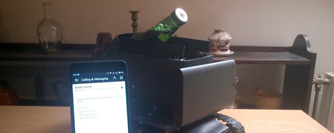 Imagem de: Criatividade: homem usa Alexa para criar robô carregador de cerveja